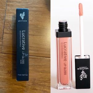 Younique Lucrative Lipgloss in Luxe